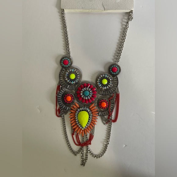 NEW Colorful Bib Necklace with Textured Design - Picture 7 of 8